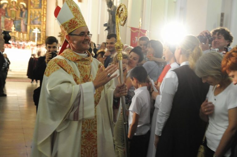 Abp Przybylski do nauczycieli: Chciałbym Was zapewnić o naszej wdzięczności i modlitwie
