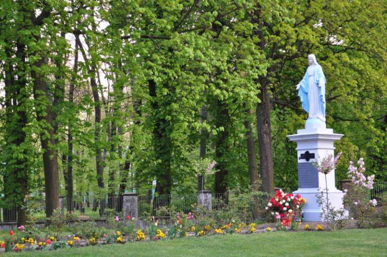 Nabożeństwa Majowe przy krzyżach przydrożnych i kapliczkach