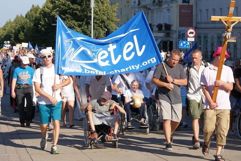 Razem z chorymi i niepełnosprawnymi.