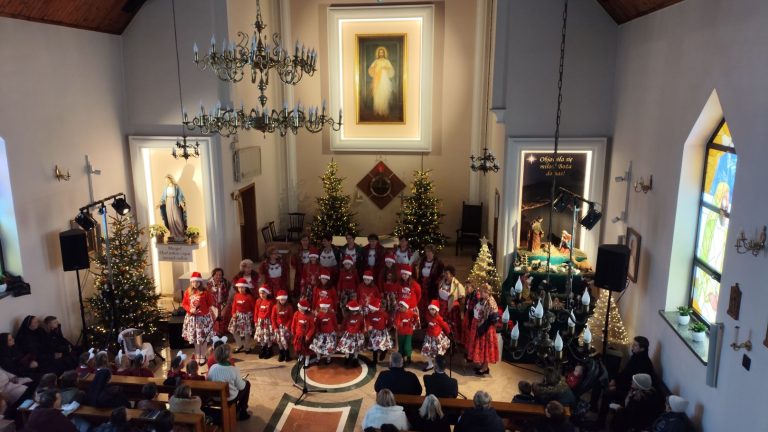 Koncert kolęd i pastorałek w wykonaniu zespołu Konopielki oraz KGW Wiosenne Kwiaty