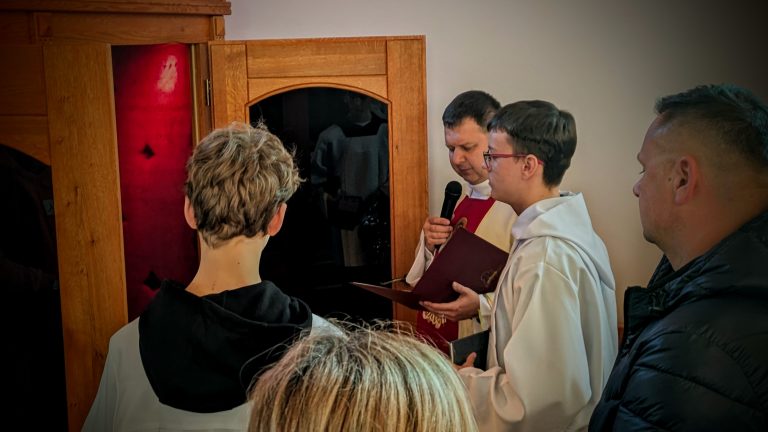 Niedziela Bożego Miłosierdzia – Poświęcenie nowego konfesjonału